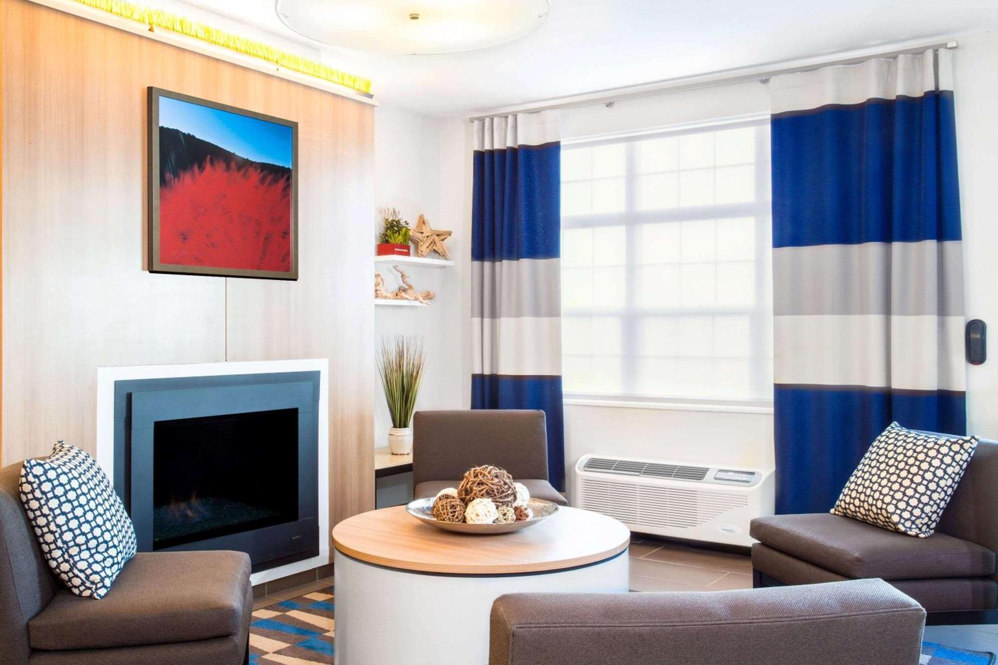 Microtel Inn & Suites By Wyndham Vernal/Naples Exterior photo